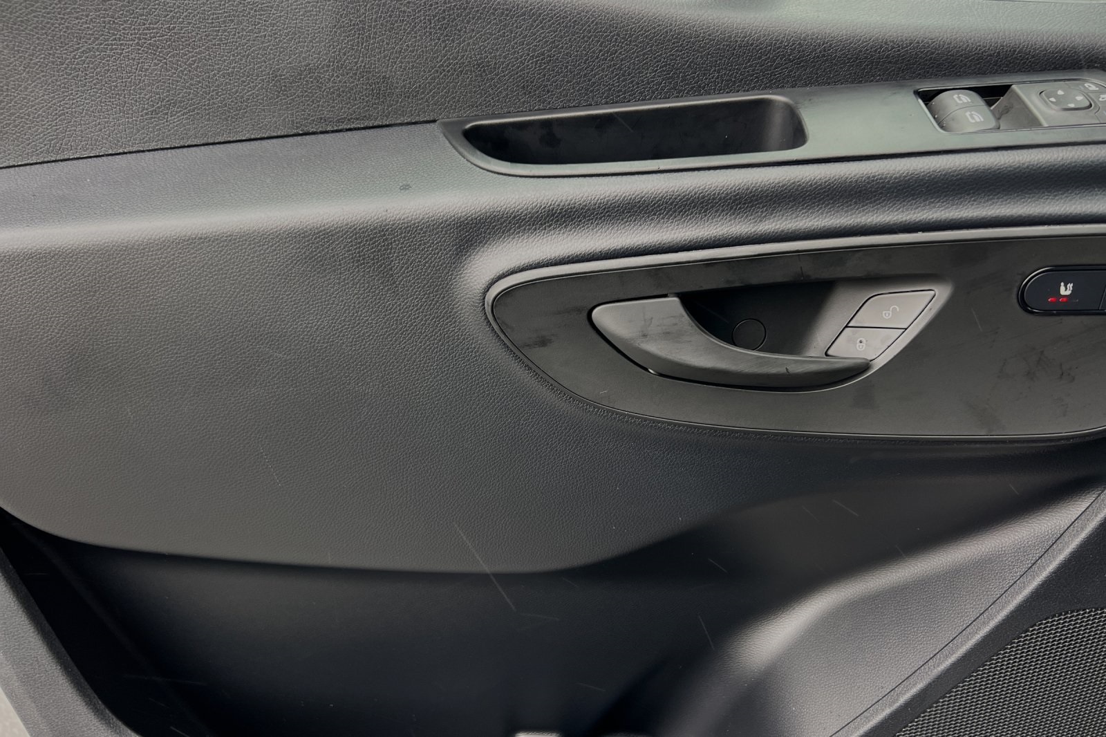 Vehicle image 12 of 32