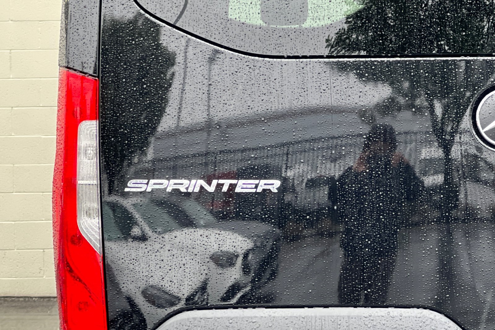 Vehicle image 10 of 32