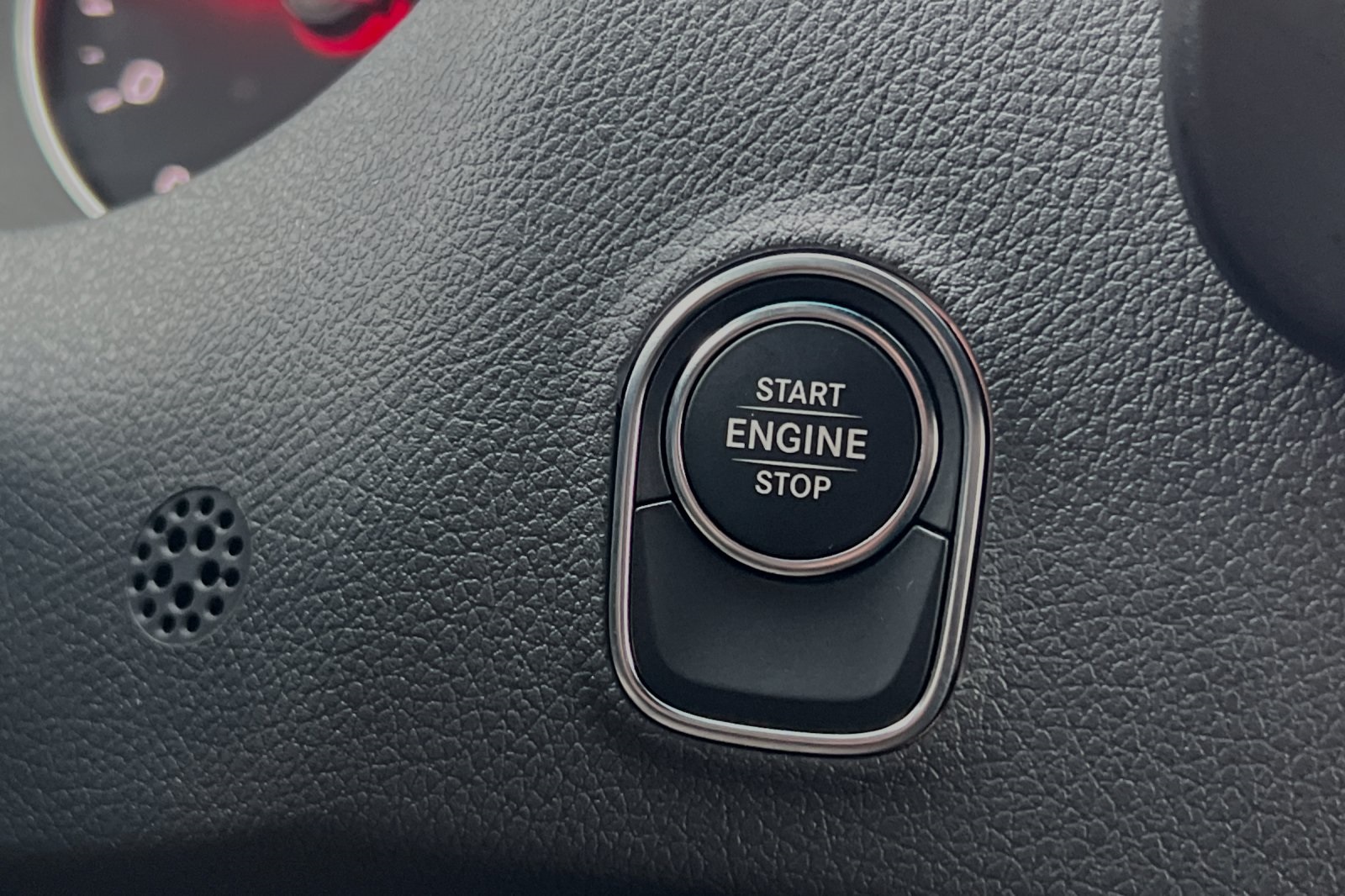 Vehicle image 23 of 32