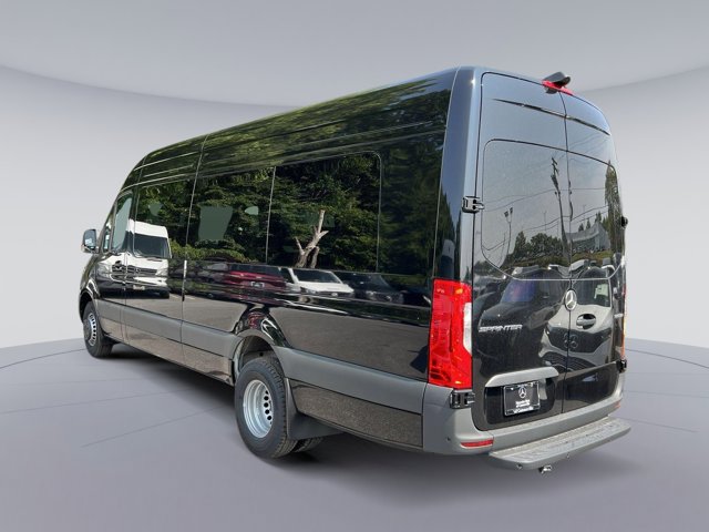Vehicle image 3 of 33