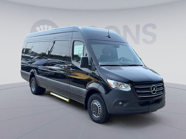 Vehicle image 6 of 33