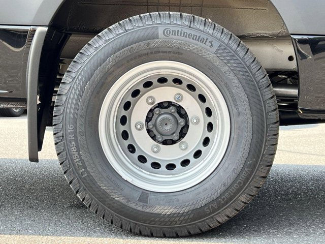 Vehicle image 7 of 33