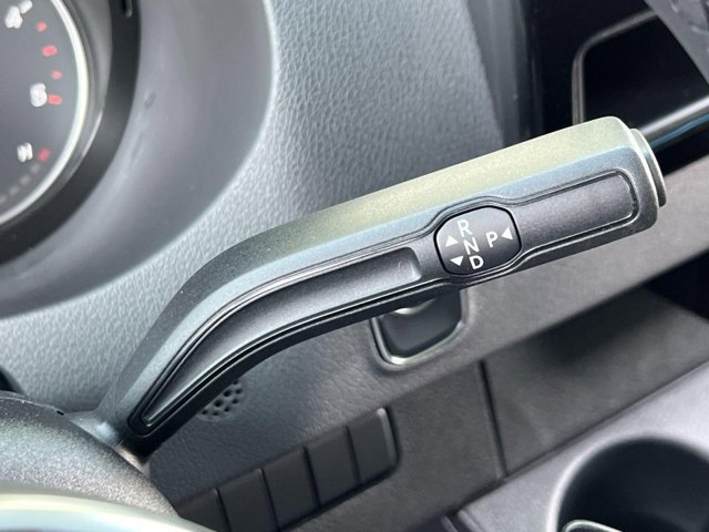 Vehicle image 17 of 33