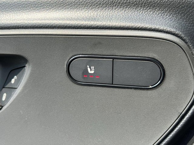 Vehicle image 32 of 33