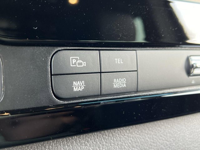 Vehicle image 29 of 33