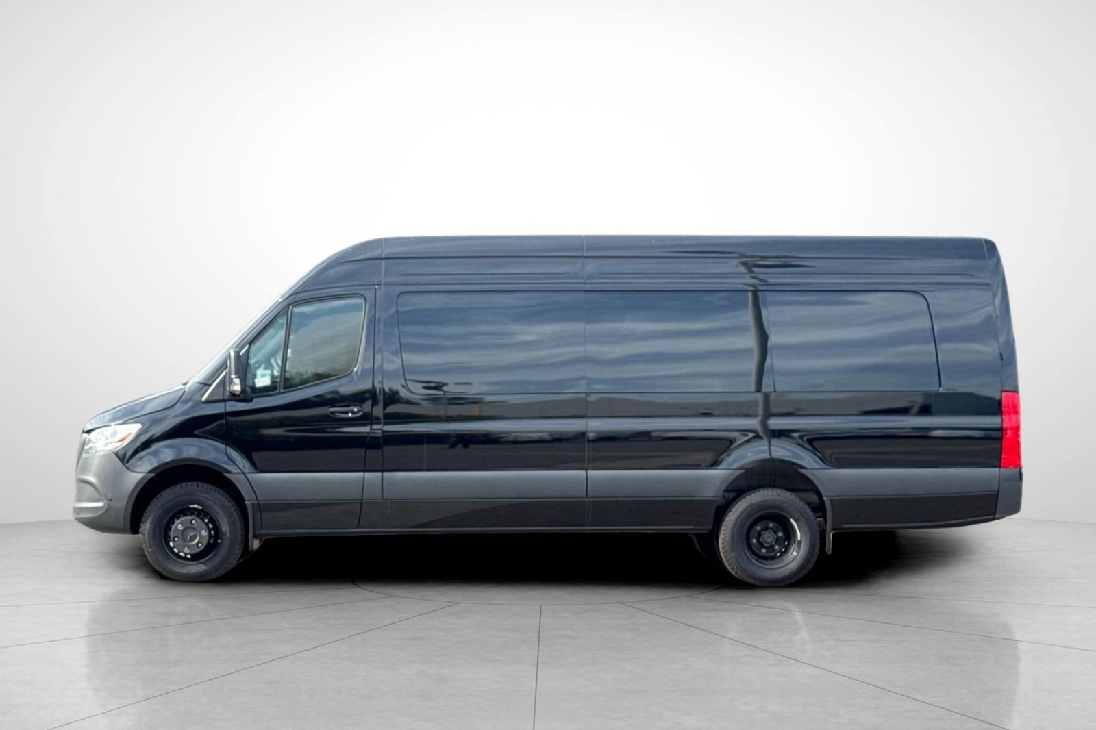 Vehicle image 7 of 33