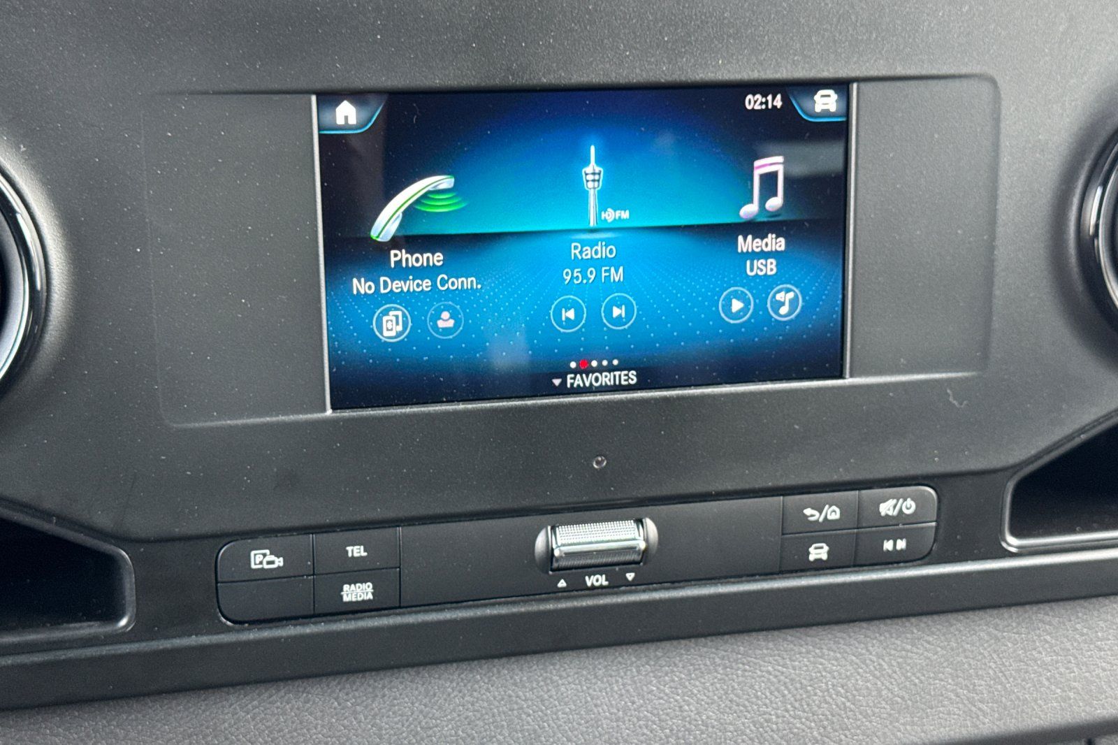 Vehicle image 29 of 33