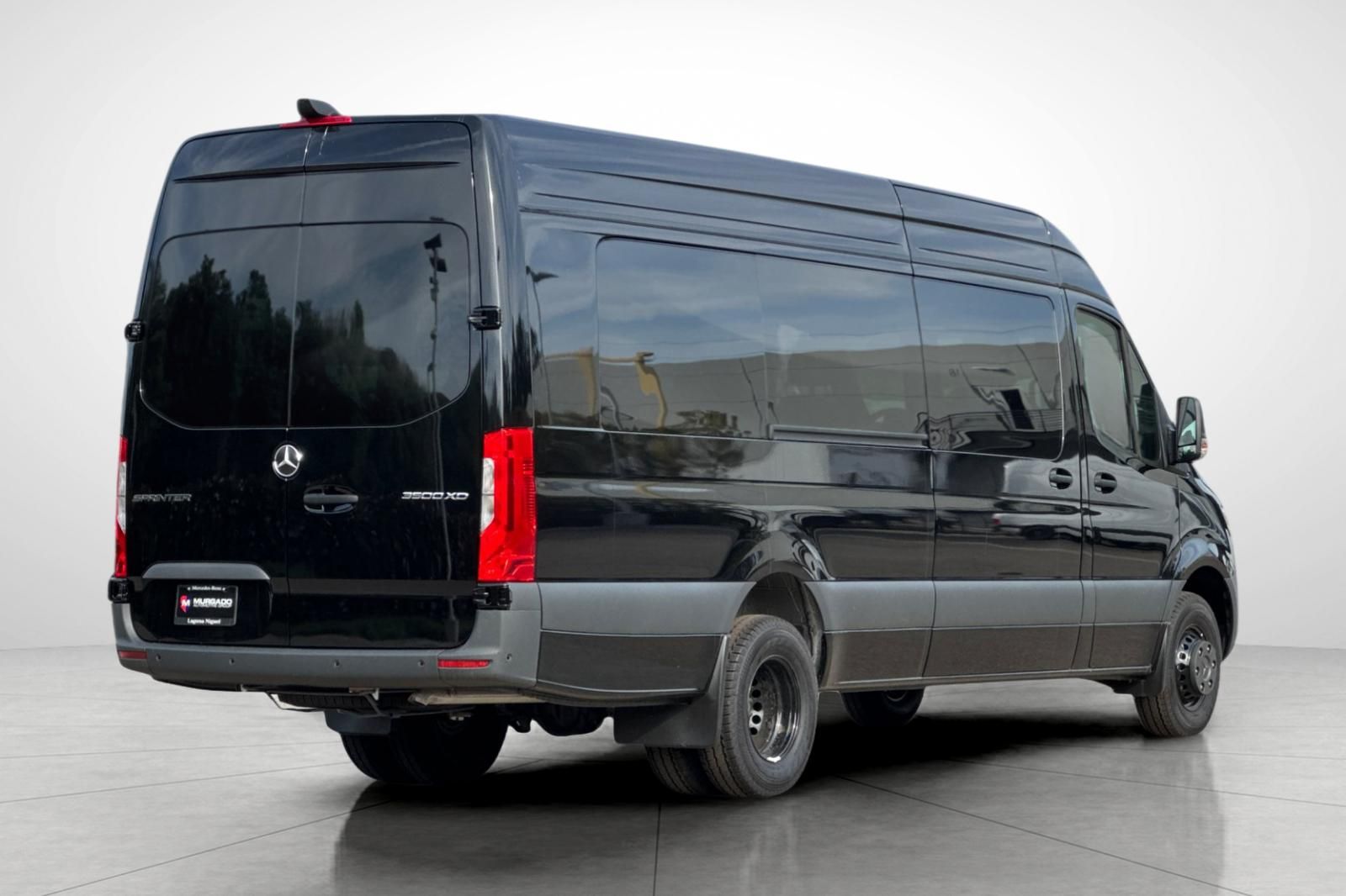 Vehicle image 5 of 33