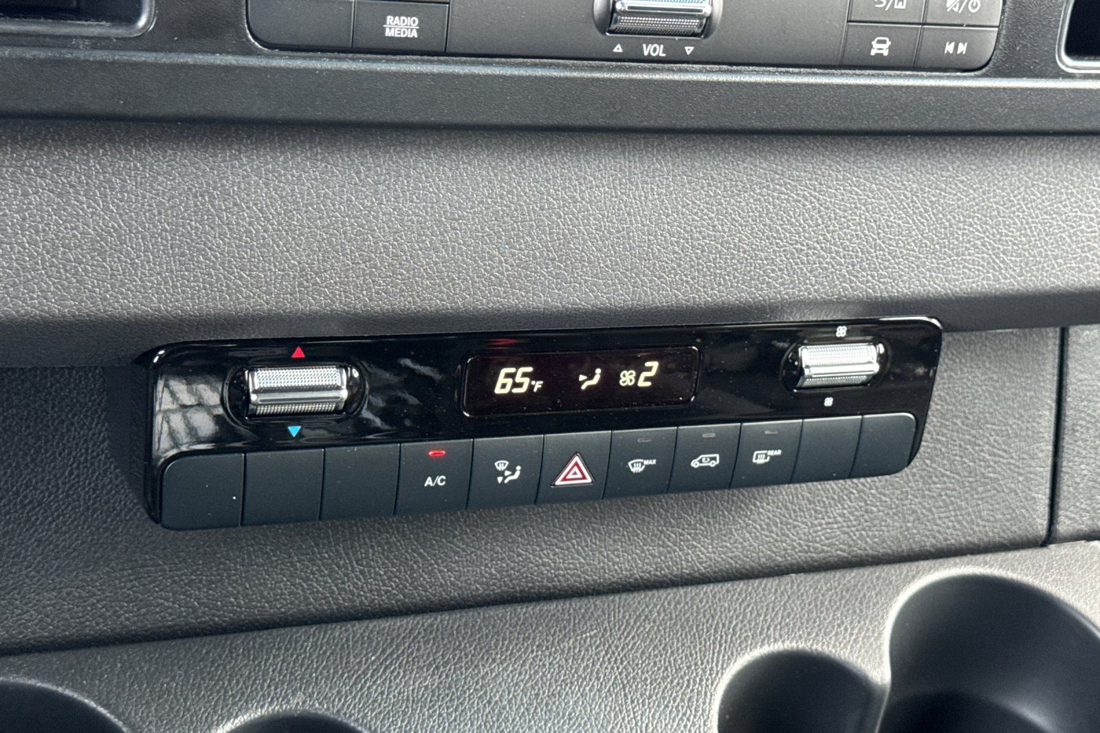 Vehicle image 17 of 33