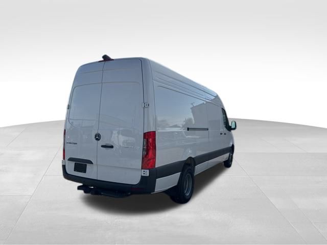 Vehicle image 6 of 16