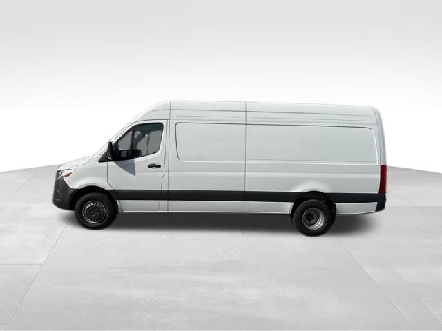 Vehicle image 3 of 16