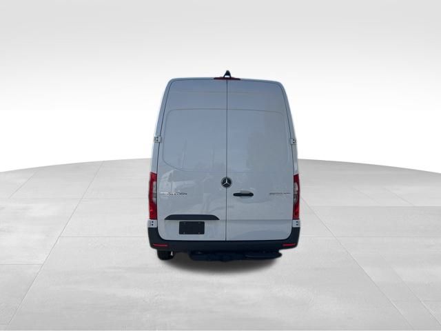 Vehicle image 5 of 16
