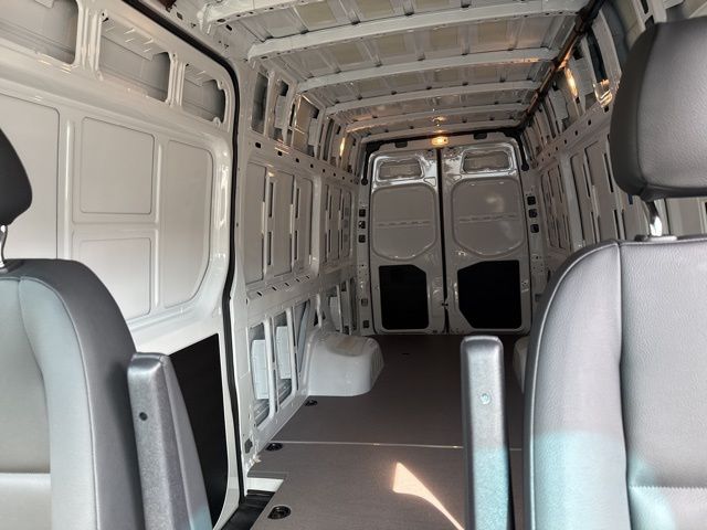 Vehicle image 12 of 16
