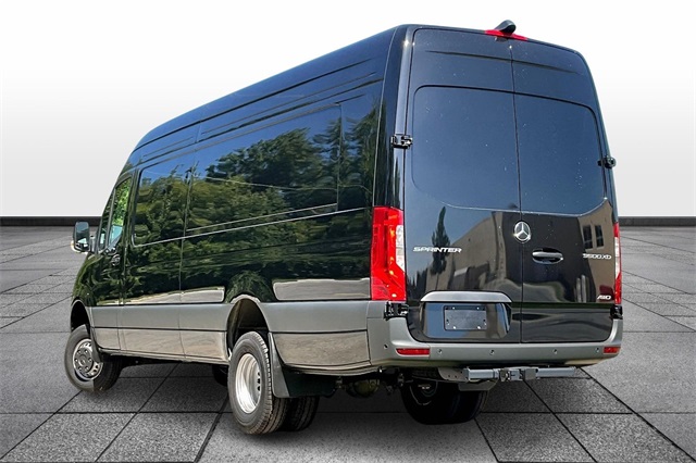 2024 Mercedes-Benz Sprinter Cargo Image 4 of 17