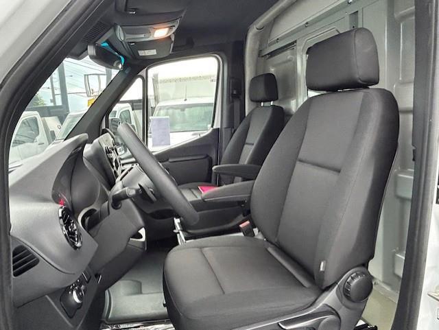 2024 Mercedes-Benz Sprinter Chassis Image 14 of 34