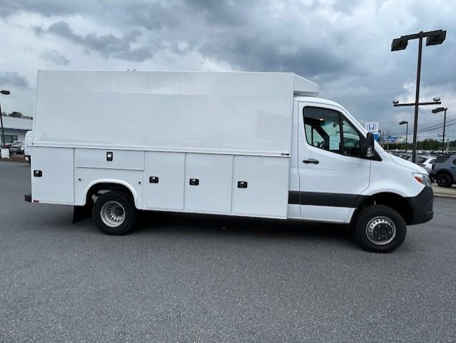 2024 Mercedes-Benz Sprinter Chassis Image 4 of 34