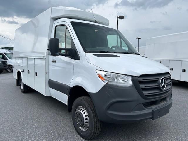 2024 Mercedes-Benz Sprinter Chassis Image 3 of 34