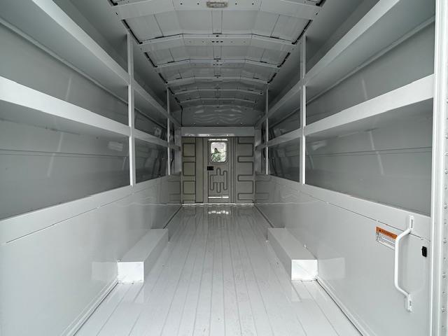 2024 Mercedes-Benz Sprinter Chassis Image 9 of 37