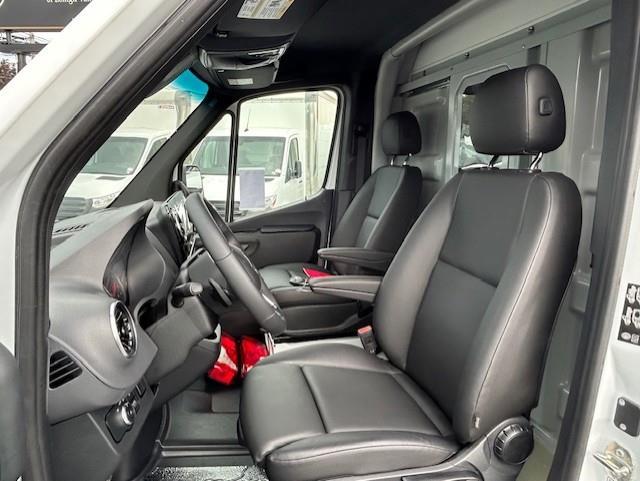 2024 Mercedes-Benz Sprinter Chassis Image 15 of 37