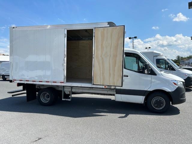 2024 Mercedes-Benz Sprinter Chassis Image 3 of 36