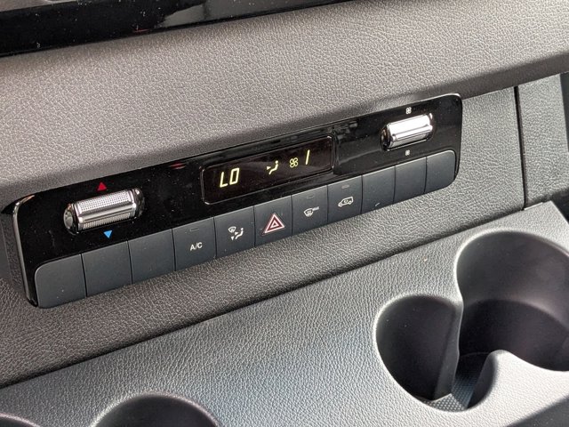 Vehicle image 26 of 42