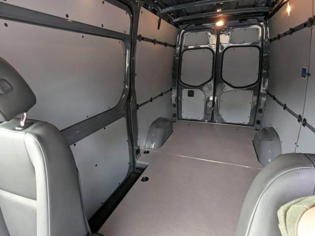 Vehicle image 30 of 42