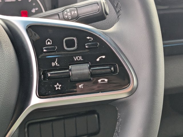 Vehicle image 20 of 42