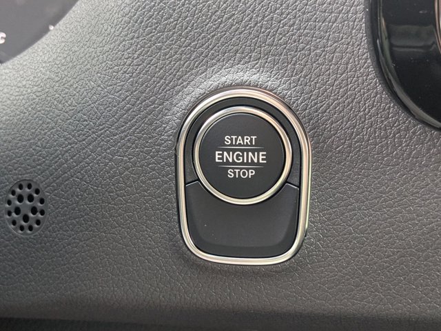 Vehicle image 27 of 42