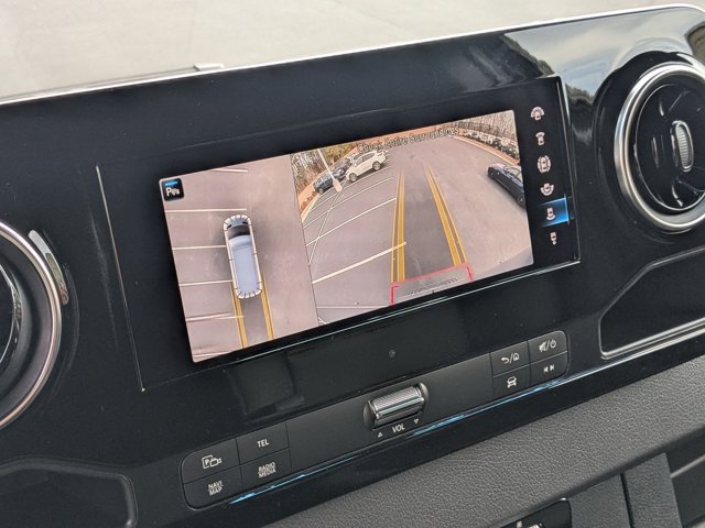 Vehicle image 25 of 42