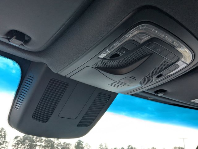 Vehicle image 28 of 38