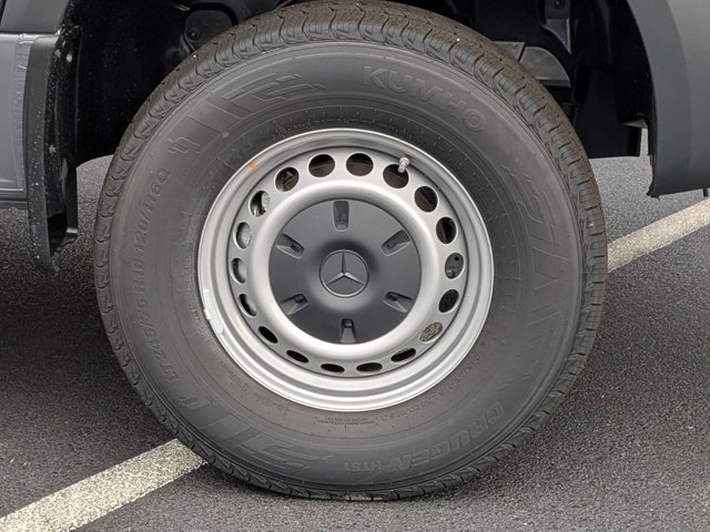 Vehicle image 10 of 38