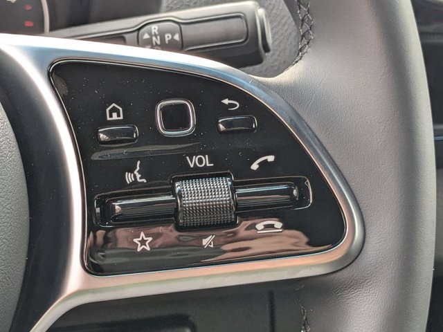 Vehicle image 18 of 38