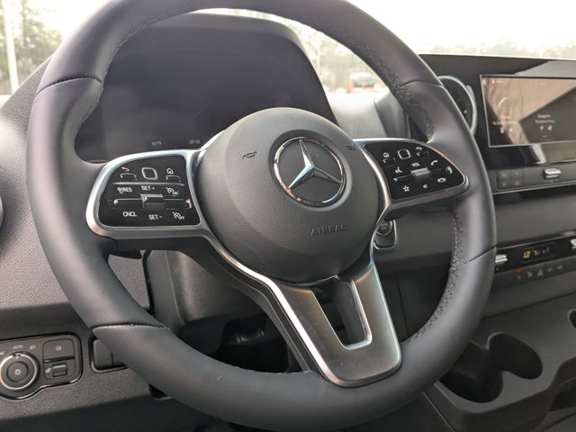 Vehicle image 16 of 38