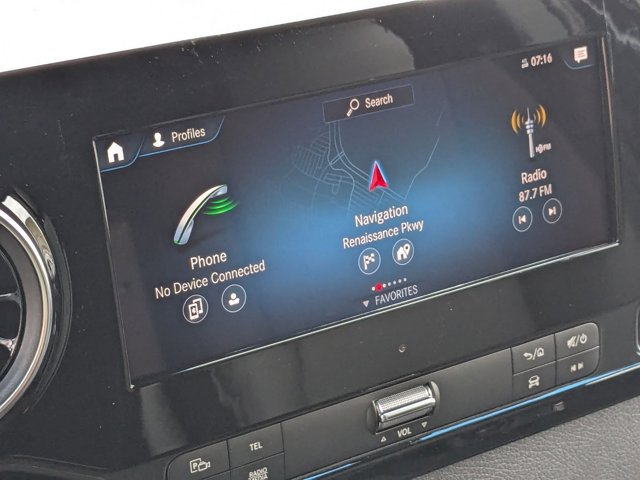 Vehicle image 21 of 38