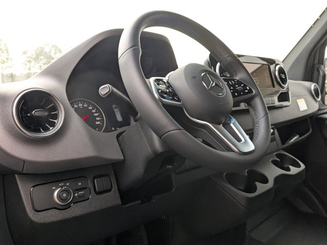Vehicle image 15 of 38