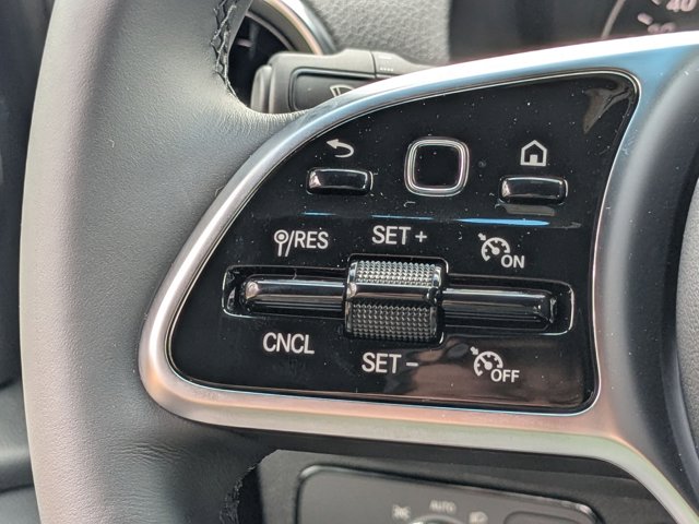 Vehicle image 17 of 38