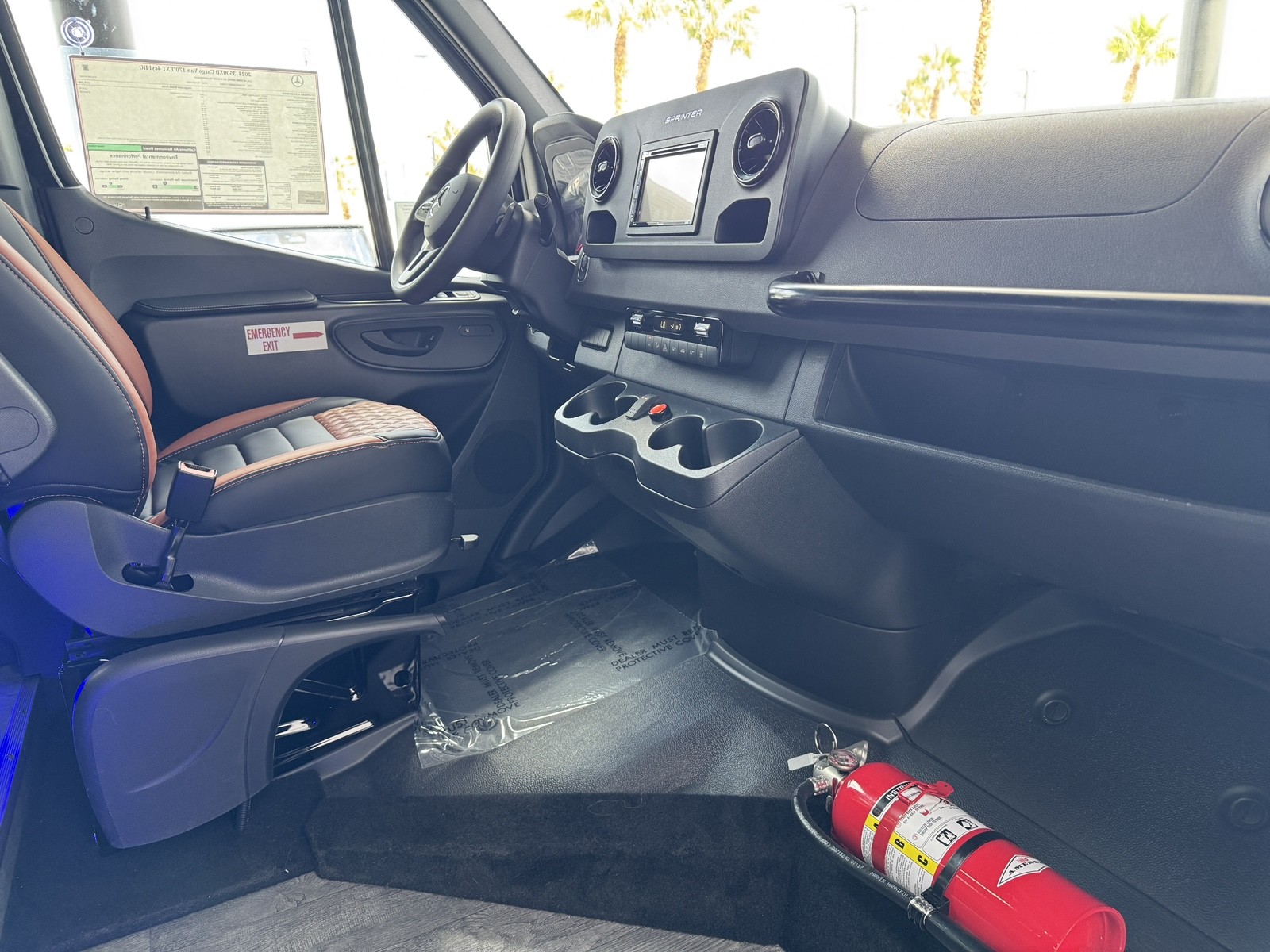 Vehicle image 25 of 31