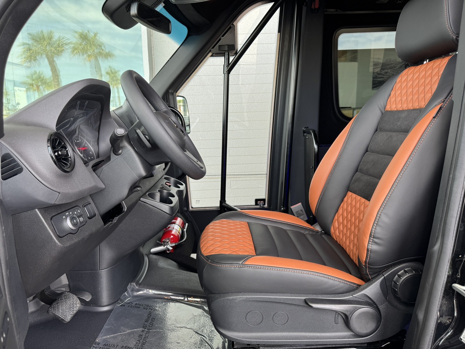 Vehicle image 26 of 31