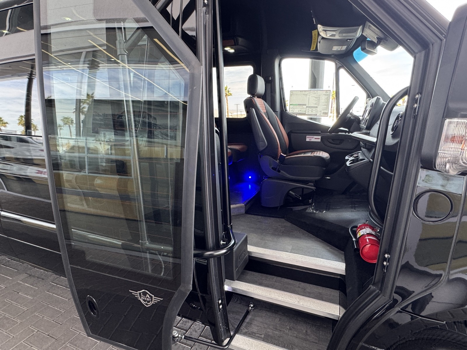 Vehicle image 10 of 31