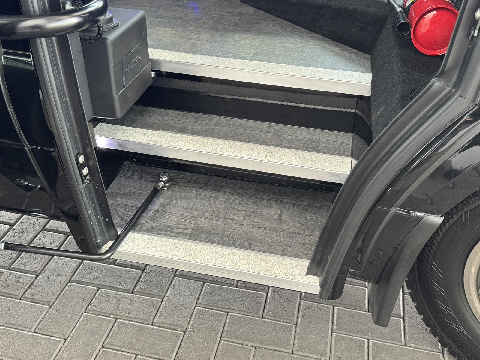 Vehicle image 11 of 31