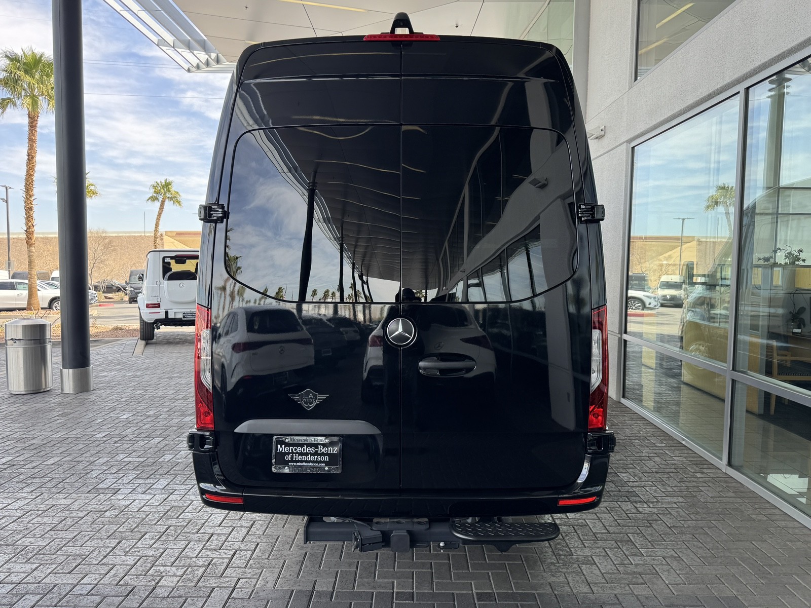 Vehicle image 7 of 31