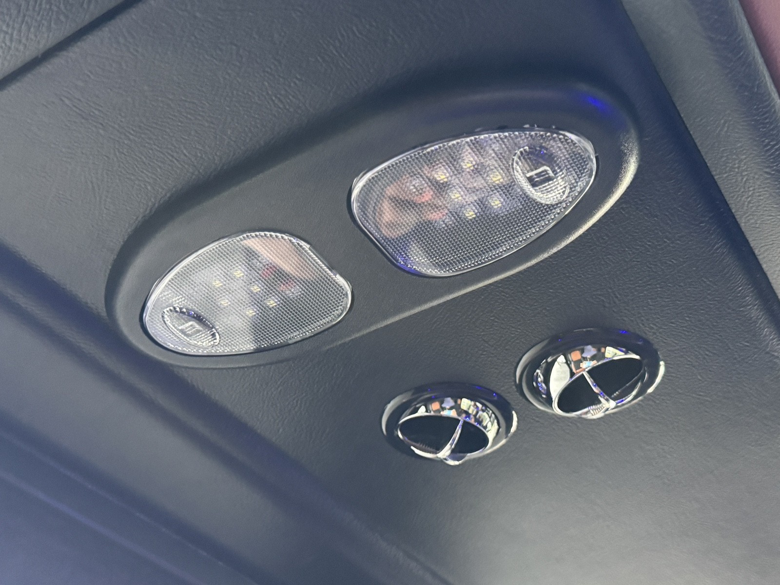 Vehicle image 19 of 31