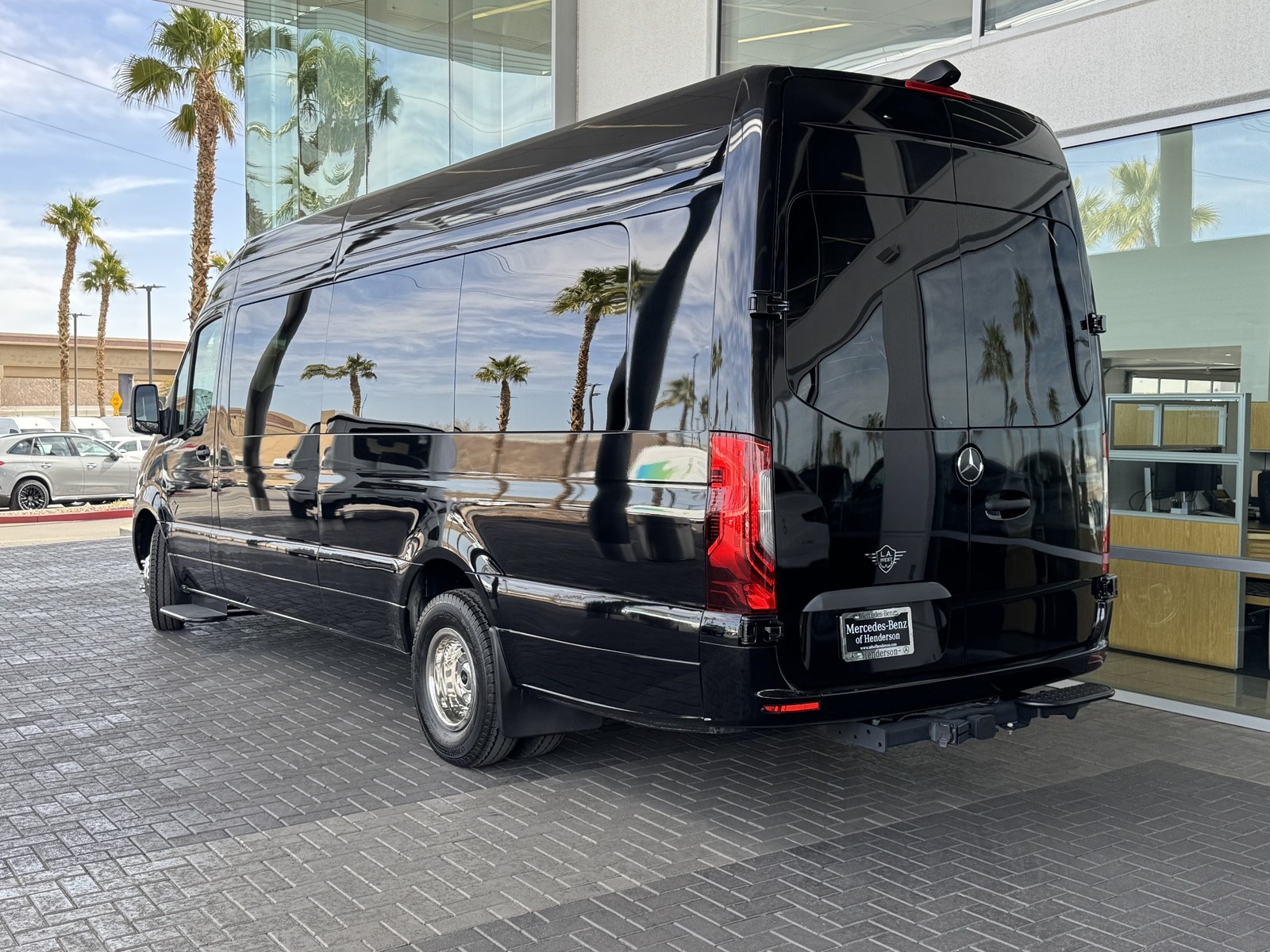 Vehicle image 6 of 31