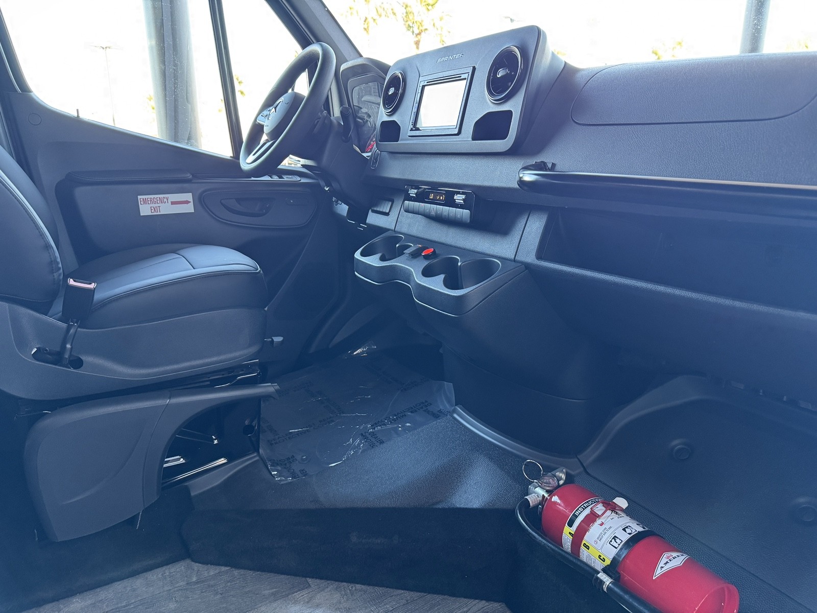 Vehicle image 26 of 34
