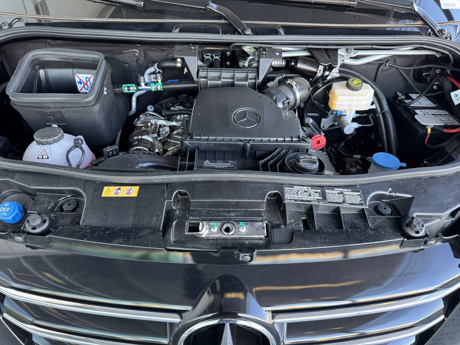 Vehicle image 25 of 34