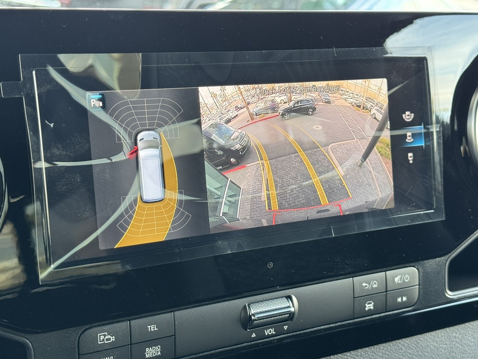 Vehicle image 25 of 27