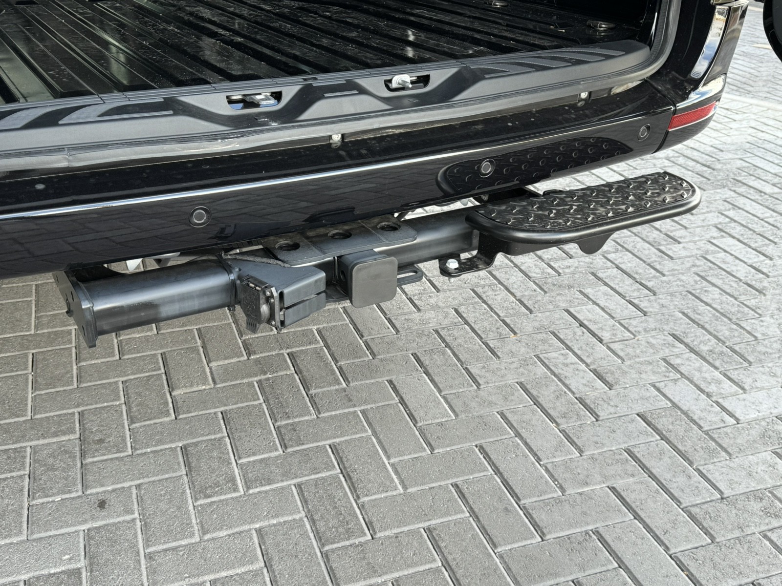 Vehicle image 16 of 27