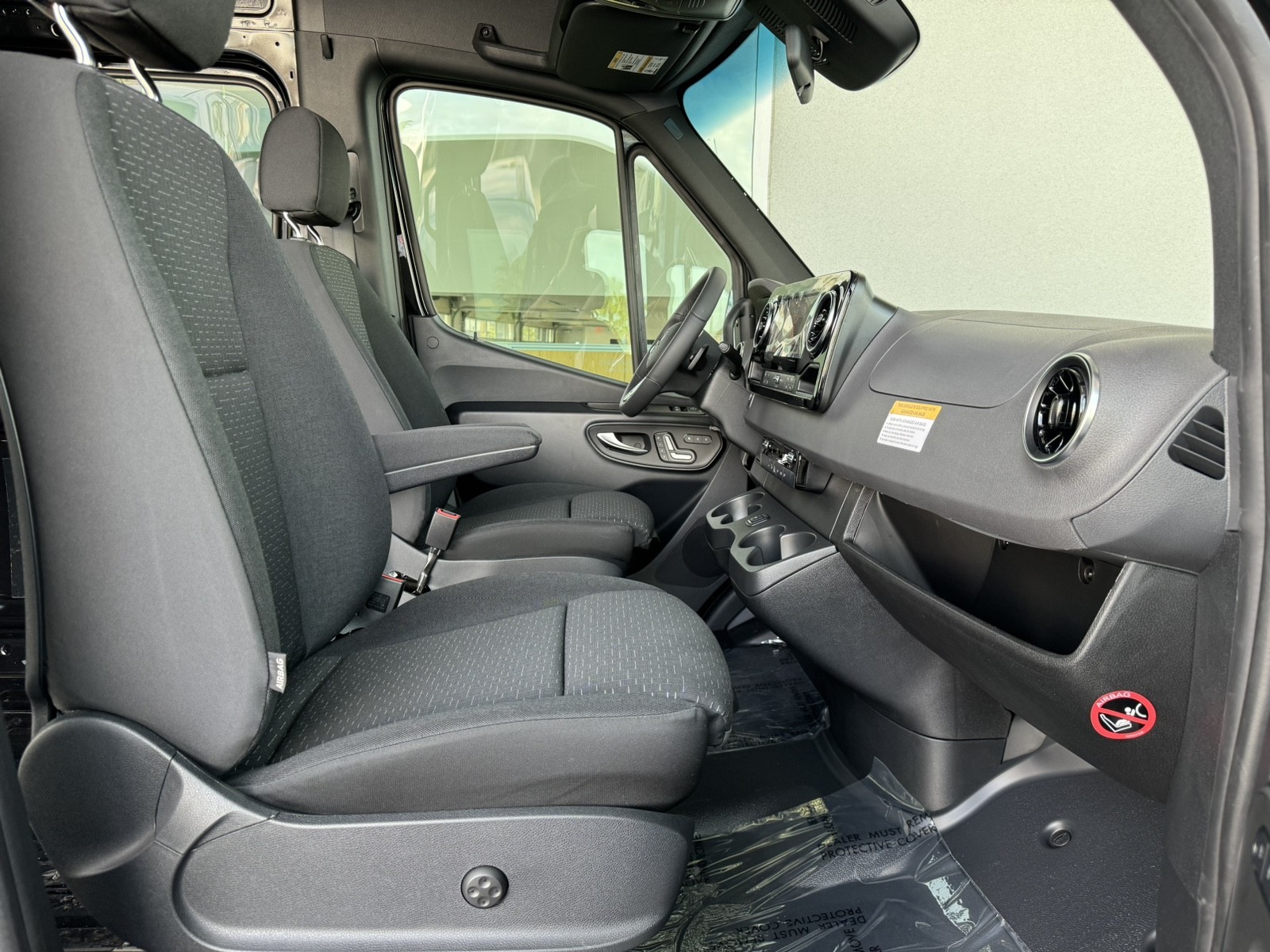 Vehicle image 9 of 27