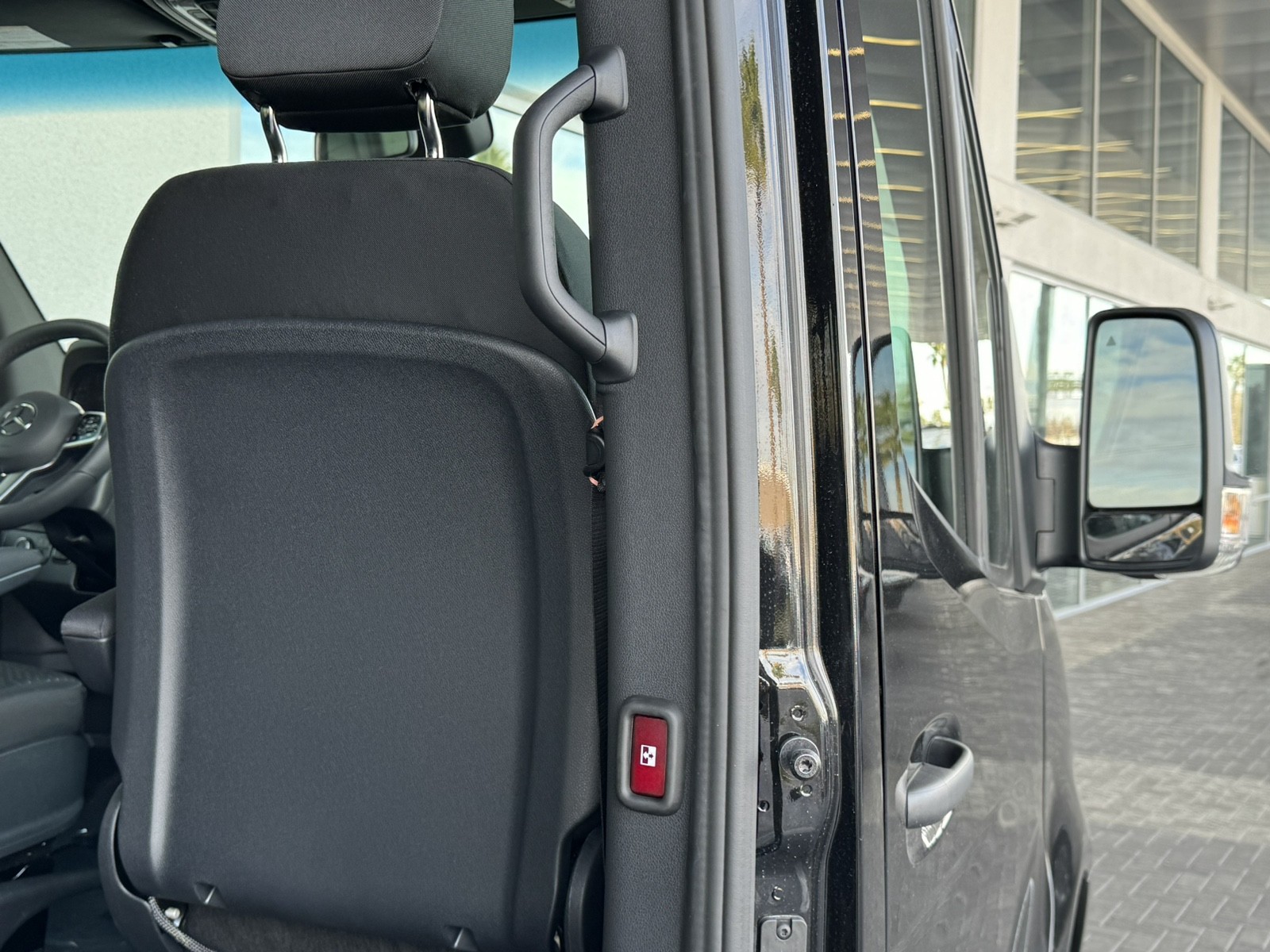 Vehicle image 12 of 27