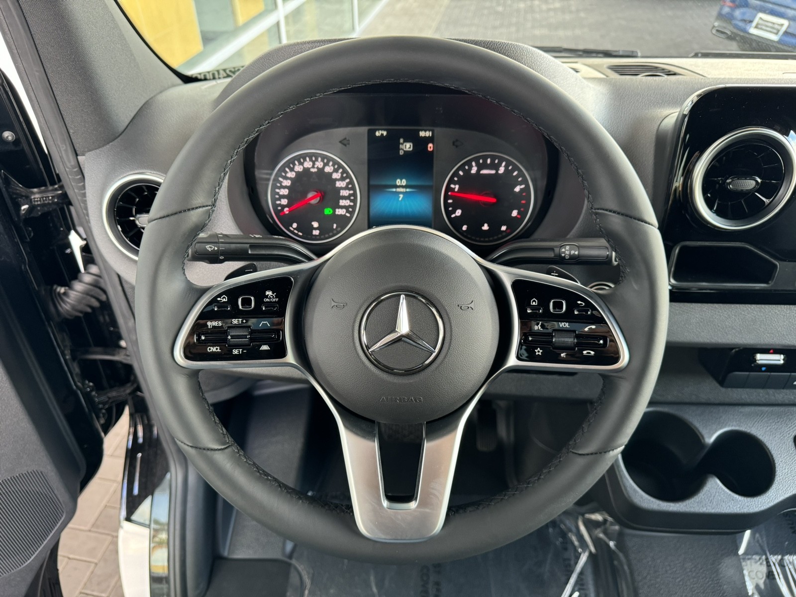 Vehicle image 22 of 27